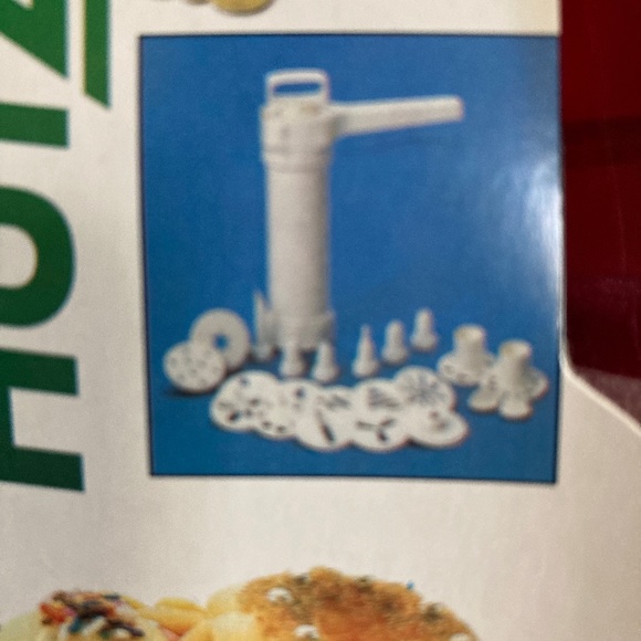 Hutzler Kitchen New Hutzler Two Tone Easy Action Cookie Press Food